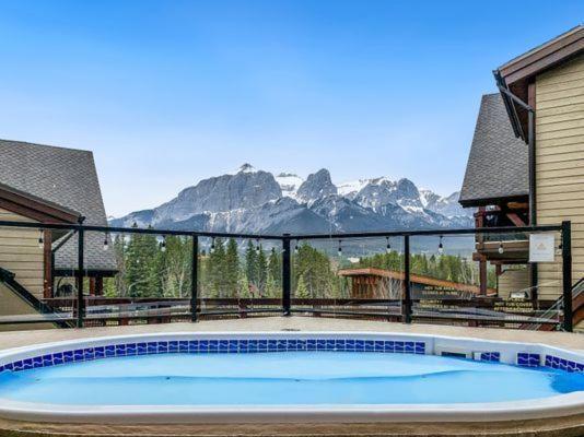 3 Bedroom Condo By Canadian Rockies Vacation Rentals Канмор Экстерьер фото