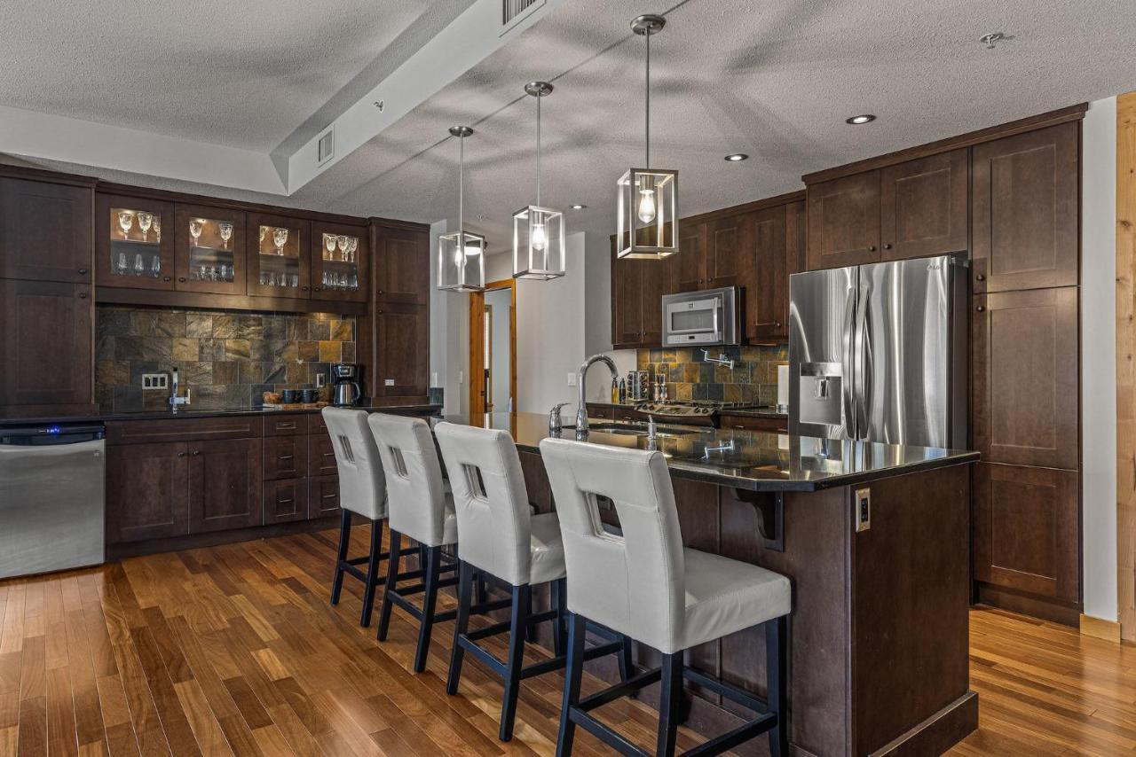 3 Bedroom Condo By Canadian Rockies Vacation Rentals Канмор Экстерьер фото