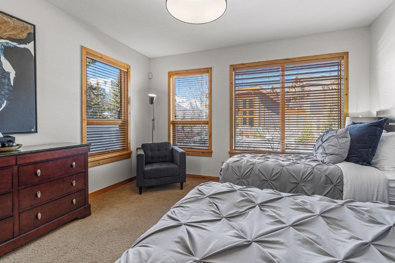 3 Bedroom Condo By Canadian Rockies Vacation Rentals Канмор Экстерьер фото