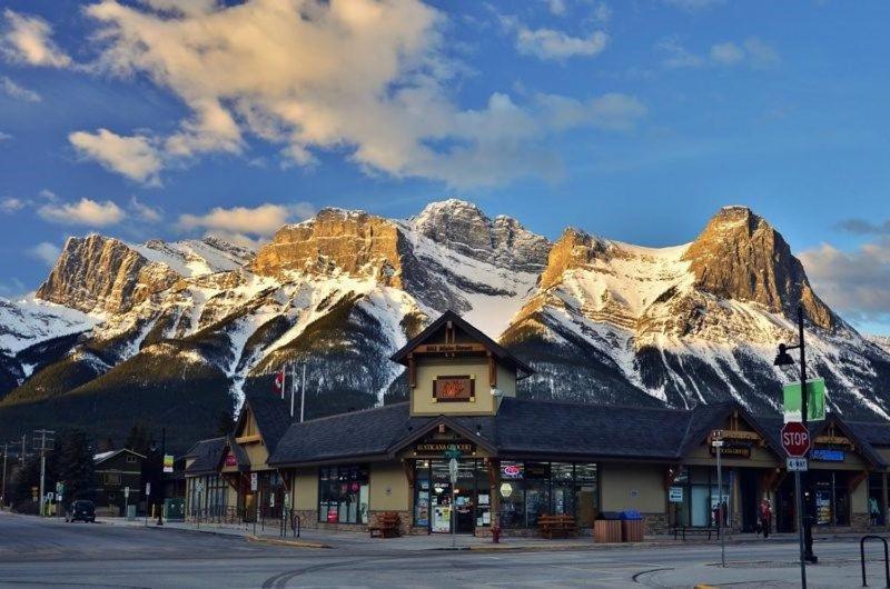 3 Bedroom Condo By Canadian Rockies Vacation Rentals Канмор Экстерьер фото