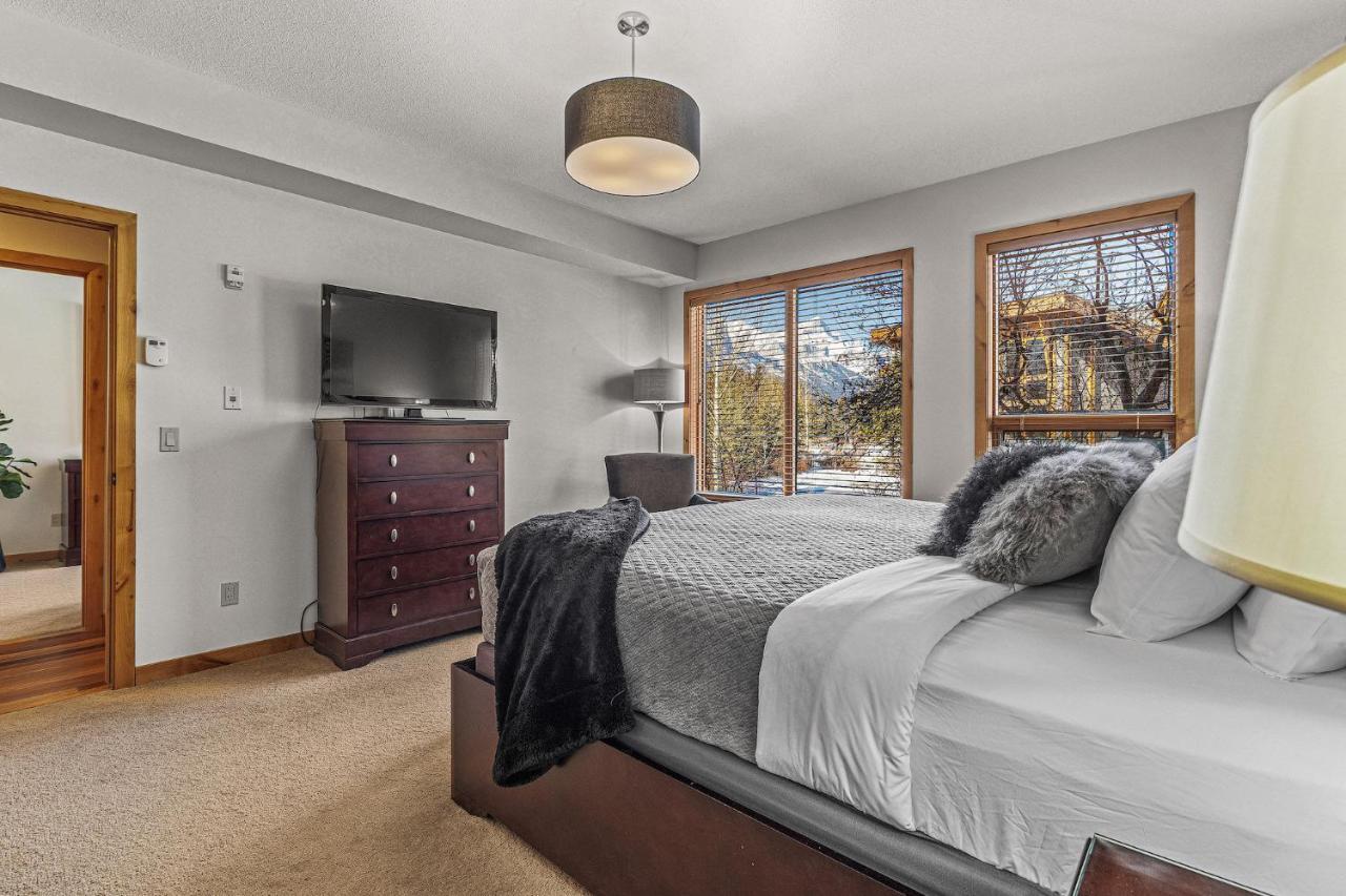 3 Bedroom Condo By Canadian Rockies Vacation Rentals Канмор Экстерьер фото